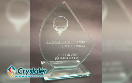 Placa conmemorativa en vidrio