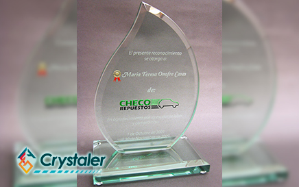 Placa conmemorativa en vidrio