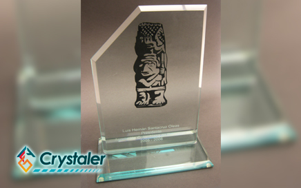 Placa conmemorativa en vidrio